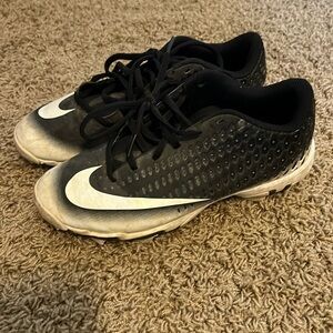 Boys baseball cleats